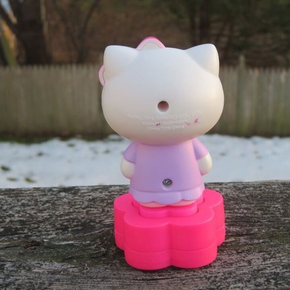 Hello Kitty Sanrio McDonald's 2015 Hello Kitty Paper Puncher Hearts - BROKEN - Picture 4 of 13